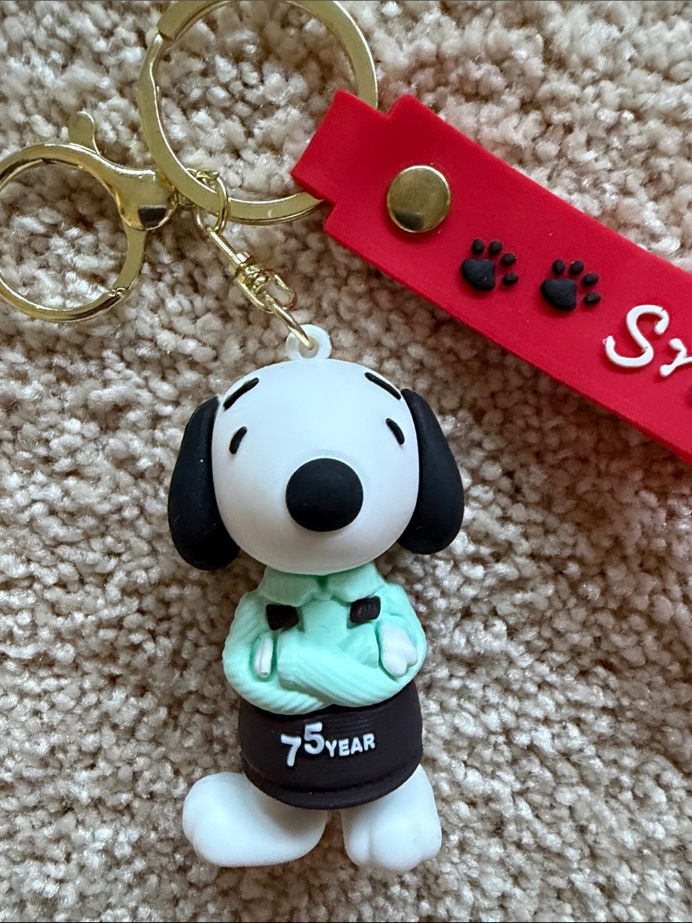 Snoopy Peanuts 75th Anniversary Green & Black Dog Keychain. Brand New